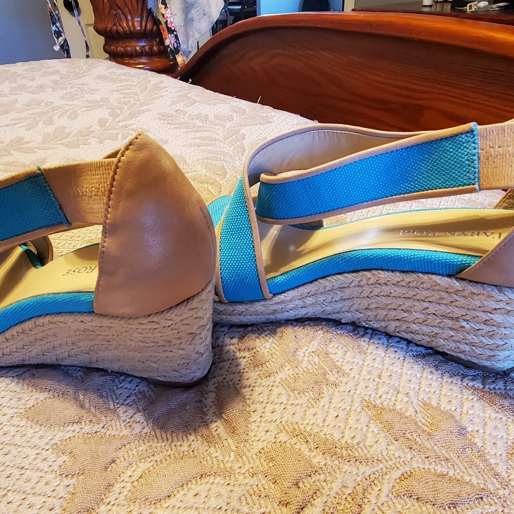 TARYN ROSE WEDGE SALDALS - Picture 5 of 10